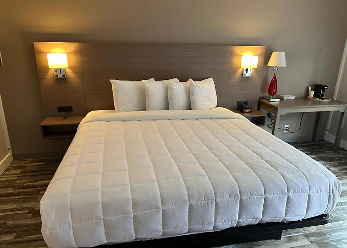 Whalers Inn And Suites