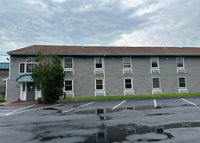Whalers Inn And Suites