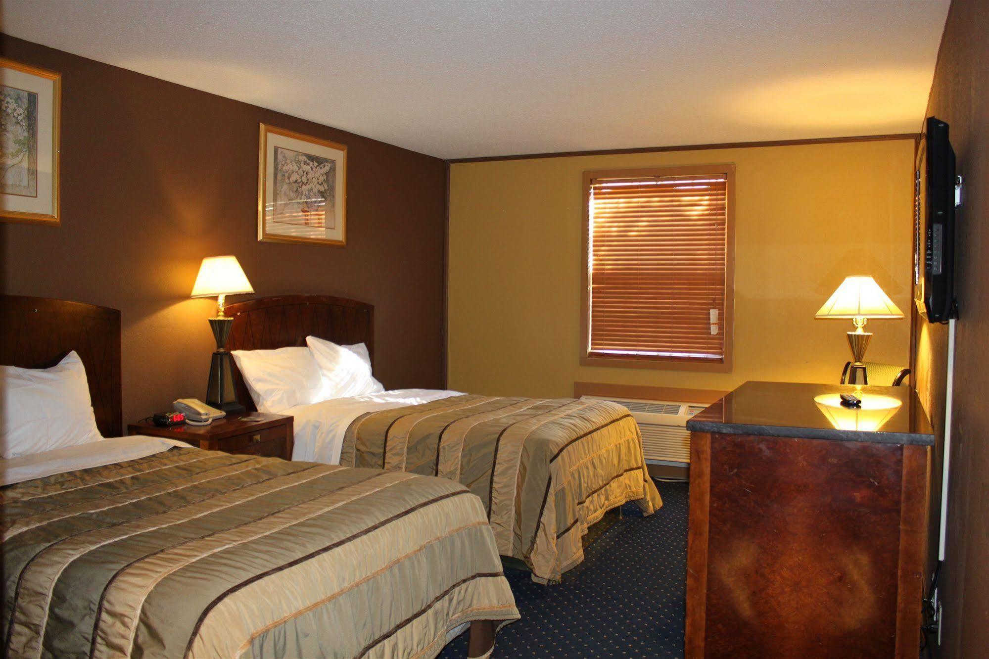 Whalers And Motel